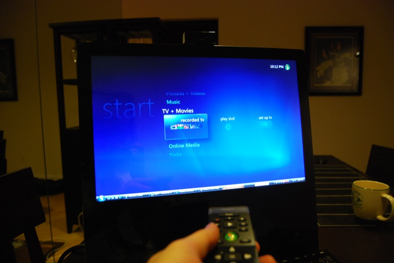 Illustration for article titled Gateway One Unboxed (Verdict: So Shiny and Sweet, It Gives Windows a Good Name)